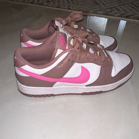 NIKE DUNK LOW SMOKEY MAUVE (W) SIZE 8.5 - Picture 4 of 5